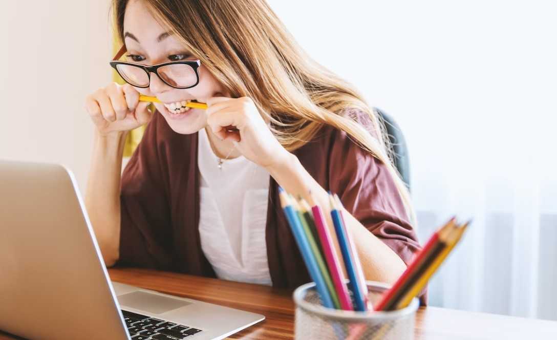 asian girl studying